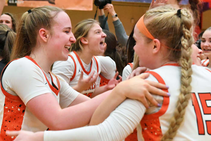 a Silverton Crater 5A Oregon girls basketball final 2024 Leon Neuschwander 65